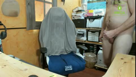 Snapshot of nakedluke chatting on February 2025 11:41:02 PM Luke online show from February 2025 11:41:02 PM