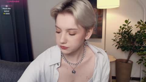 Kate online show from November 2025 12:20:01 PM