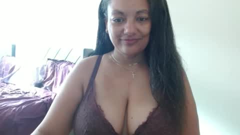 Snapshot of nala_thickk chatting on December 2024 03:33:01 PM Nala Thickk online show from December 2024 03:33:01 PM