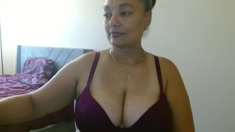 Snapshot of nala_thickk chatting on December 2024 05:50:02 PM Nala Thickk online show from December 2024 05:50:02 PM