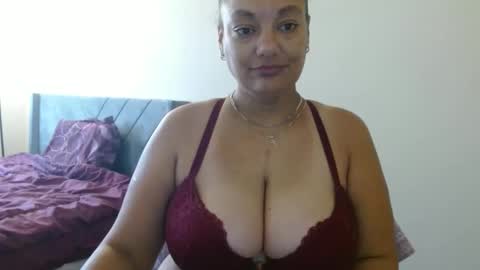 Snapshot of nala_thickk chatting on December 2024 02:06:01 PM Nala Thickk online show from December 2024 02:06:01 PM