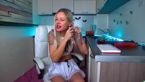 Snapshot of nally_ferrari chatting on November 2025 01:22:01 AM Nally online show from November 2025 01:22:01 AM