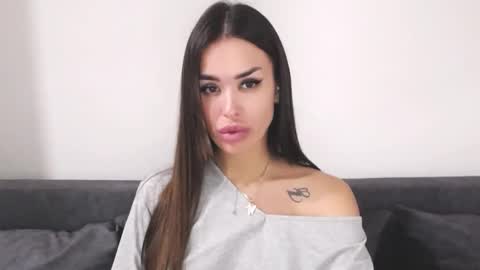 Lady online show from December 2025 05:08:02 PM