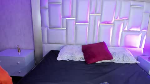 ----Namea------ online show from October 2025 08:27:02 PM