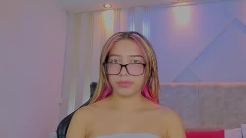 nami_sweet_ online show from September 2025 03:21:02 AM