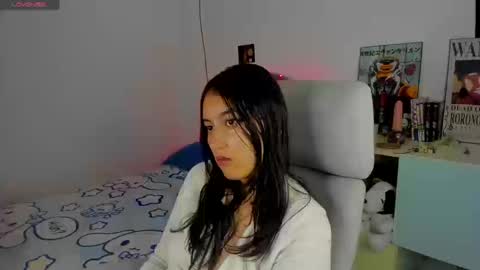 nami_white online show from September 2025 03:34:02 PM