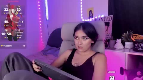 nami_white online show from October 2025 05:52:01 AM