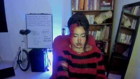 Snapshot of nana_cirkus chatting on February 2025 03:43:01 AM nana_cirkus online show from February 2025 03:43:01 AM