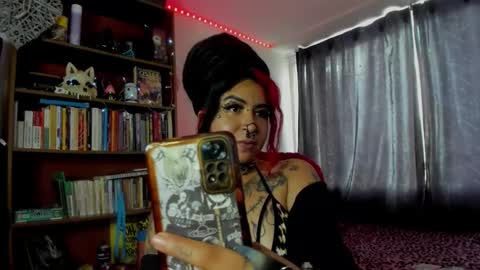 Val  online show from October 2025 09:22:01 PM