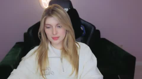 Maeve online show from September 2025 03:01:01 AM