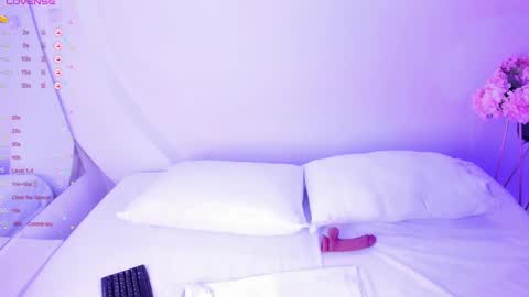 NanaOsaky online show from October 2025 12:00:02 PM