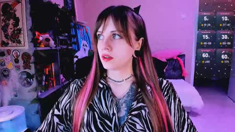 Snapshot of nanitamoore chatting on March 2025 08:21:01 PM Monday-Friday 12-4 AM and 6-9 AM New York time online show from March 2025 08:21:01 PM