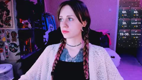 Snapshot of nanitamoore chatting on March 2025 08:10:02 PM Monday-Friday 12-4 AM and 6-9 AM New York time online show from March 2025 08:10:02 PM