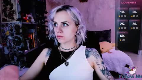 Snapshot of nanitamoore chatting on October 2025 09:56:01 PM Monday-Friday 12-4 AM and 6-9 AM New York time online show from October 2025 09:56:01 PM