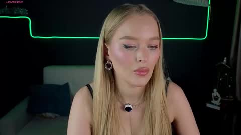 nanny online show from December 2025 08:24:02 PM