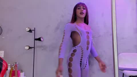 Naomi Blair online show from April 2026 04:04:02 AM