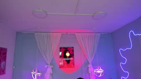 Naomi online show from February 2026 07:32:02 PM