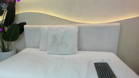 Snapshot of naomi_dasilva chatting on December 2024 07:24:02 PM Naomi online show from December 2024 07:24:02 PM