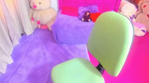 nahomi online show from May 2026 06:24:01 PM