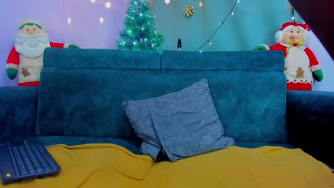 Snapshot of naomi_jones13 chatting on December 2024 02:09:02 AM Nahomi Jones online show from December 2024 02:09:02 AM