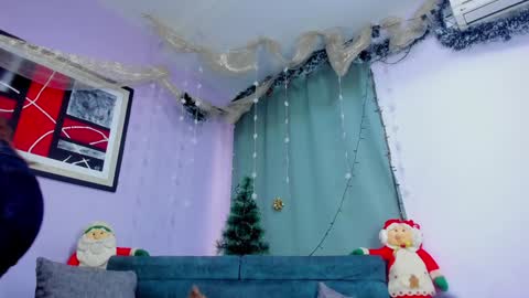 Snapshot of naomi_jones13 chatting on January 2025 08:11:02 PM Nahomi Jones online show from January 2025 08:11:02 PM