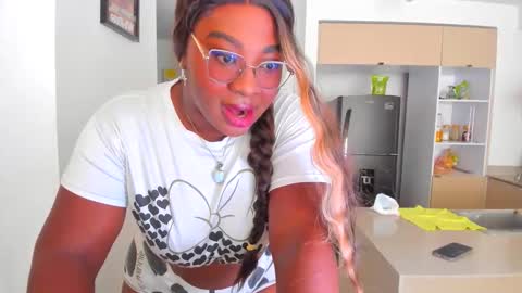 Nathalia King online show from October 2025 04:53:02 PM