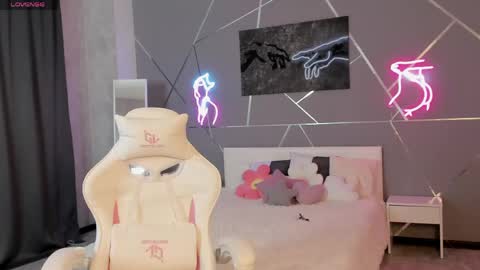 naomi_reiss online show from June 2026 02:56:02 AM