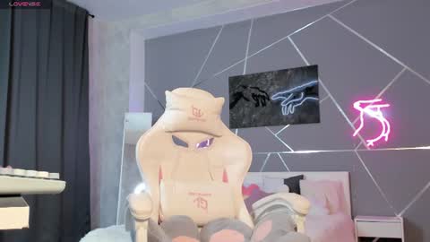 naomi_reiss online show from June 2026 01:39:01 AM