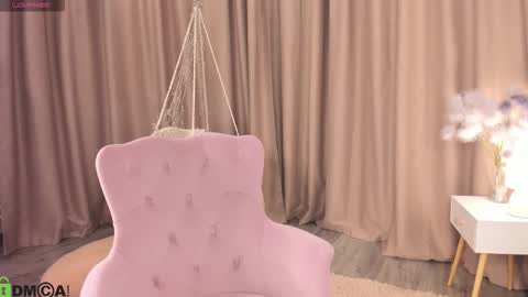 Naomi online show from October 2025 01:03:02 AM