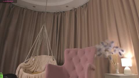 Naomi online show from October 2025 12:33:02 AM