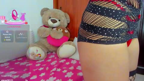 Snapshot of naomi_rouse_ chatting on October 2025 01:34:02 PM Naomi Rouse online show from October 2025 01:34:02 PM