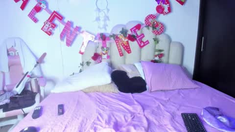 Snapshot of naomiasha_ chatting on February 2025 02:37:01 PM online show from February 2025 02:37:01 PM