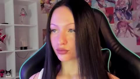 Naomi online show from November 2025 05:18:02 AM