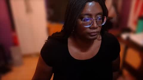 Snapshot of naomifux chatting on October 2025 01:01:02 AM Naomi online show from October 2025 01:01:02 AM