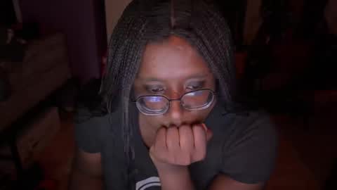 Snapshot of naomifux chatting on October 2025 10:20:02 PM Naomi online show from October 2025 10:20:02 PM