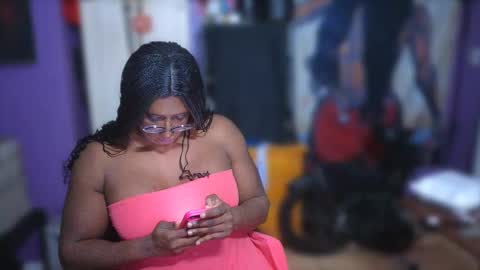 Snapshot of naomifux chatting on October 2025 06:25:01 AM Naomi online show from October 2025 06:25:01 AM