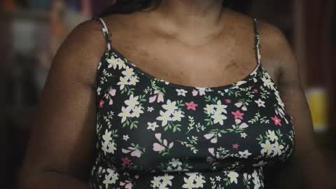 Snapshot of naomifux chatting on November 2025 10:15:01 AM Naomi online show from November 2025 10:15:01 AM