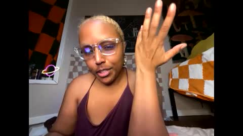 Snapshot of naomigiirl6 chatting on December 2024 01:39:01 AM Naomigiirl6 online show from December 2024 01:39:01 AM