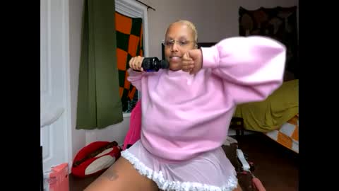 Snapshot of naomigiirl6 chatting on December 2024 03:12:02 PM Naomigiirl6 online show from December 2024 03:12:02 PM