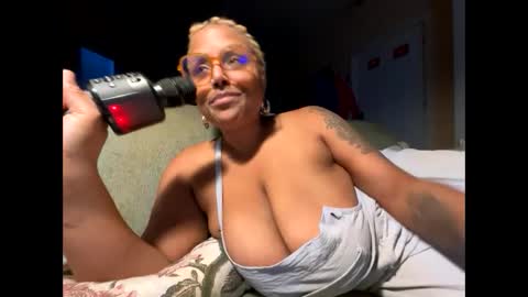 Snapshot of naomigiirl6 chatting on January 2025 12:54:01 PM Naomigiirl6 online show from January 2025 12:54:01 PM