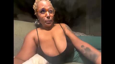 Snapshot of naomigiirl6 chatting on January 2025 10:23:02 AM Naomigiirl6 online show from January 2025 10:23:02 AM