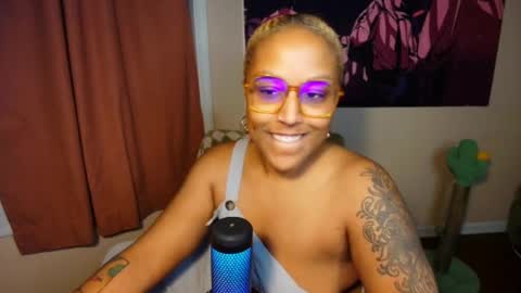 Snapshot of naomigiirl6 chatting on February 2025 09:26:02 AM Naomigiirl6 online show from February 2025 09:26:02 AM