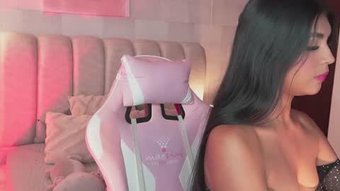 Naomi-Gray  online show from July 2026 07:16:01 PM