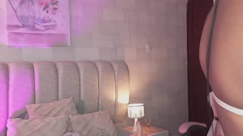 Naomi-Gray  online show from July 2026 06:46:02 PM