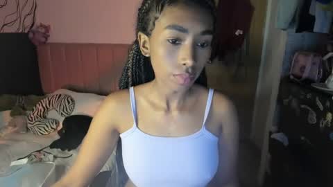 Snapshot of naomii1020 chatting on January 2025 05:11:01 AM Naomii online show from January 2025 05:11:01 AM
