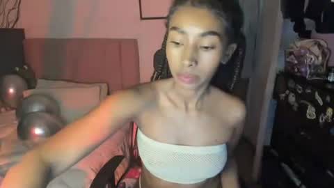 Snapshot of naomii1020 chatting on January 2025 12:06:01 AM Naomii online show from January 2025 12:06:01 AM