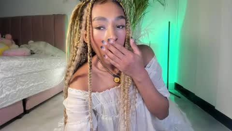 Snapshot of naomii1020 chatting on September 2025 12:43:02 AM Naomii online show from September 2025 12:43:02 AM