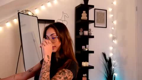 Snapshot of naomii_20 chatting on September 2025 03:03:01 PM naomii_20 online show from September 2025 03:03:01 PM