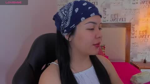 Naomi  online show from December 2024 12:11:02 PM