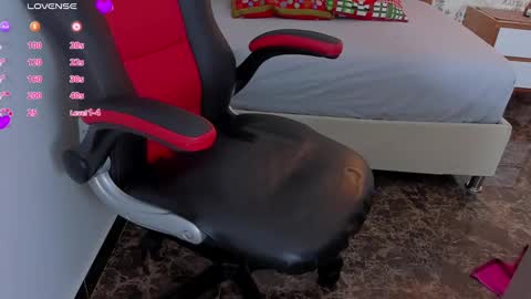 Naomi  online show from December 2024 12:33:02 PM